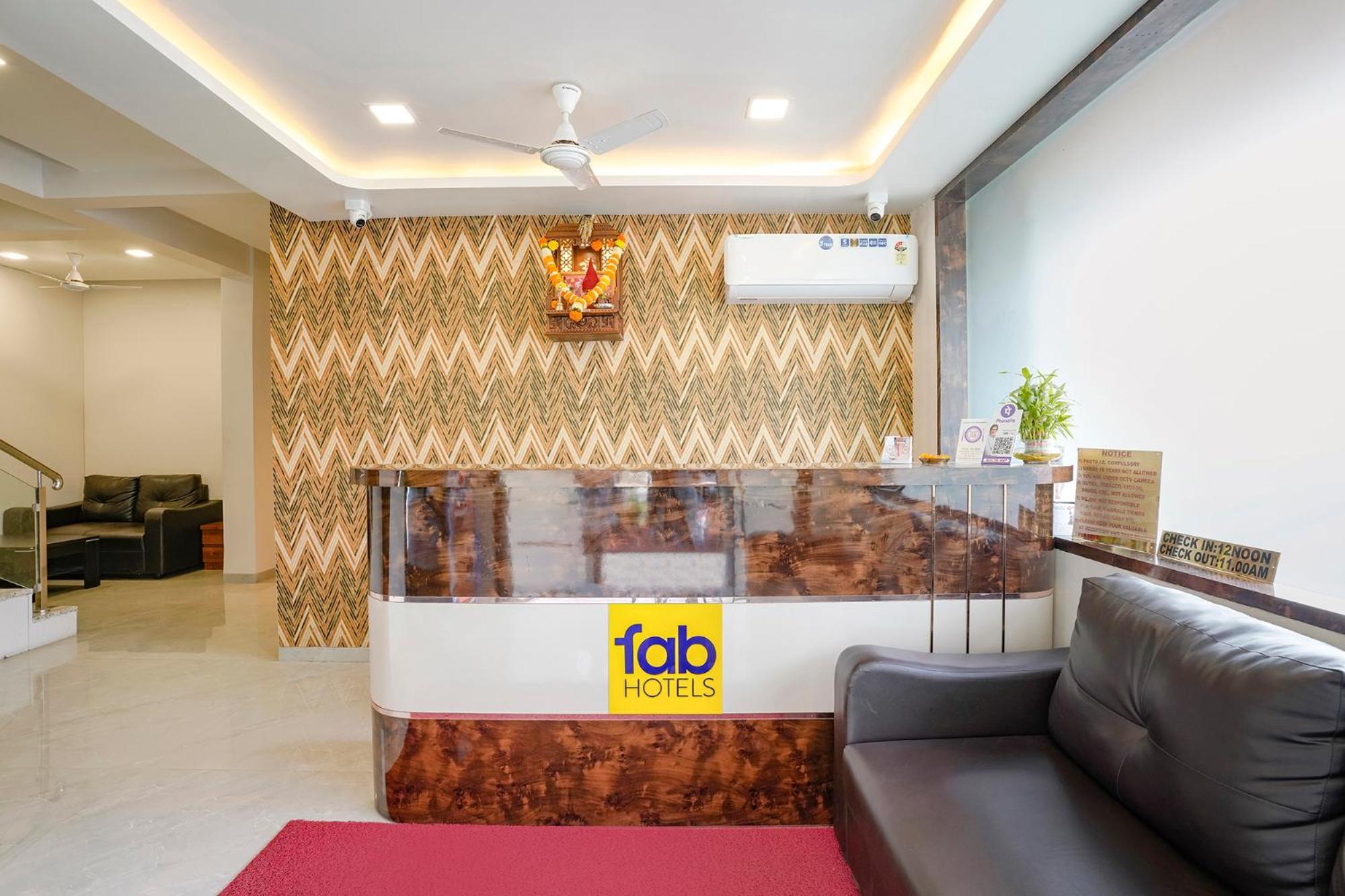 Fabhotel The Mint Mumbai Exterior photo