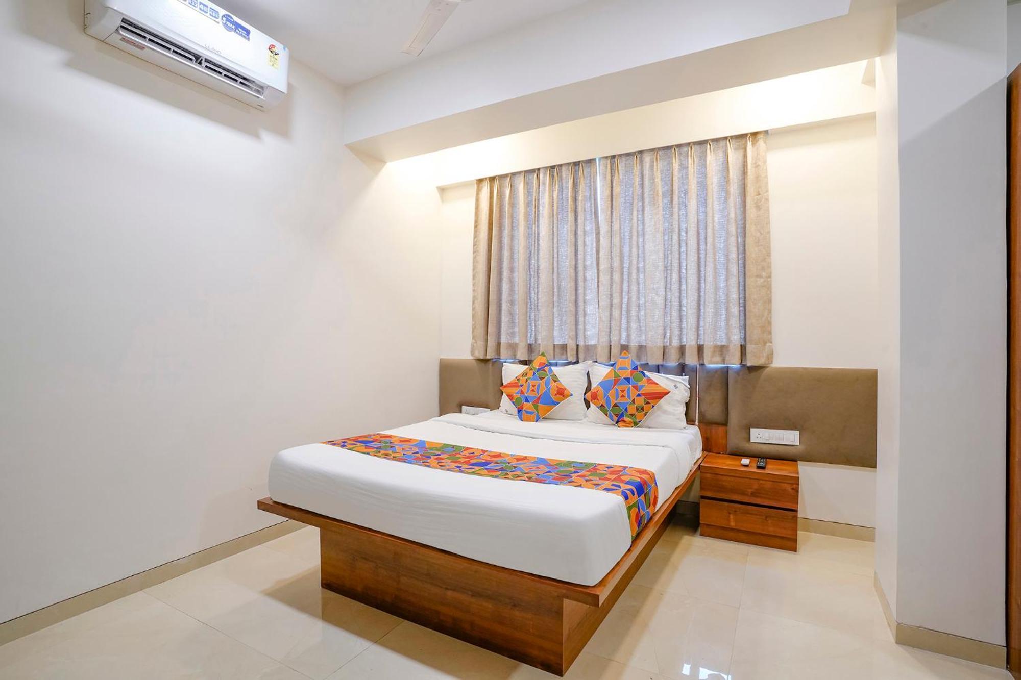 Fabhotel The Mint Mumbai Exterior photo